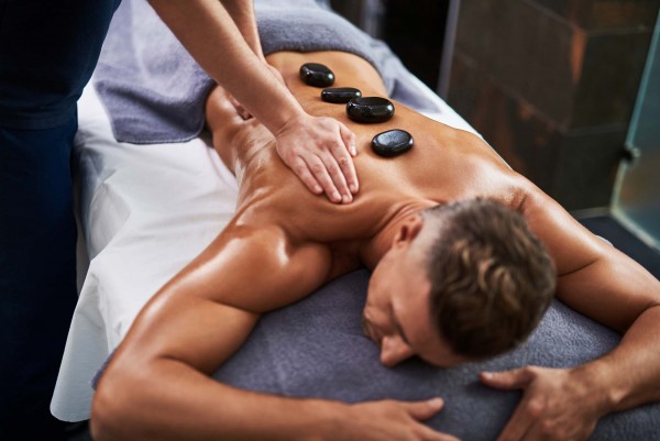 Gutschein für eine Hot Stone Massage (30 Minuten)